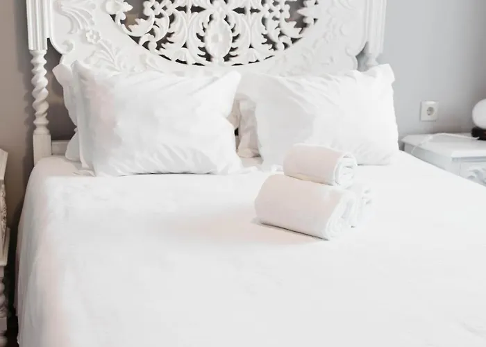 Anoitecer Itinerante Al - Vintage Bedrooms By Lethes Legacy