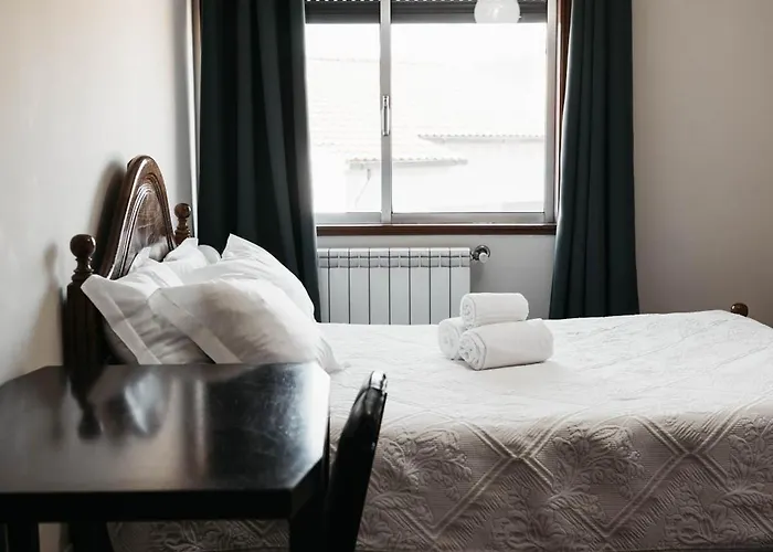 ベッド・アンド・ブレックファスト Anoitecer Itinerante Al - Vintage Bedrooms By Lethes Legacy ポンテ・デ・リマ